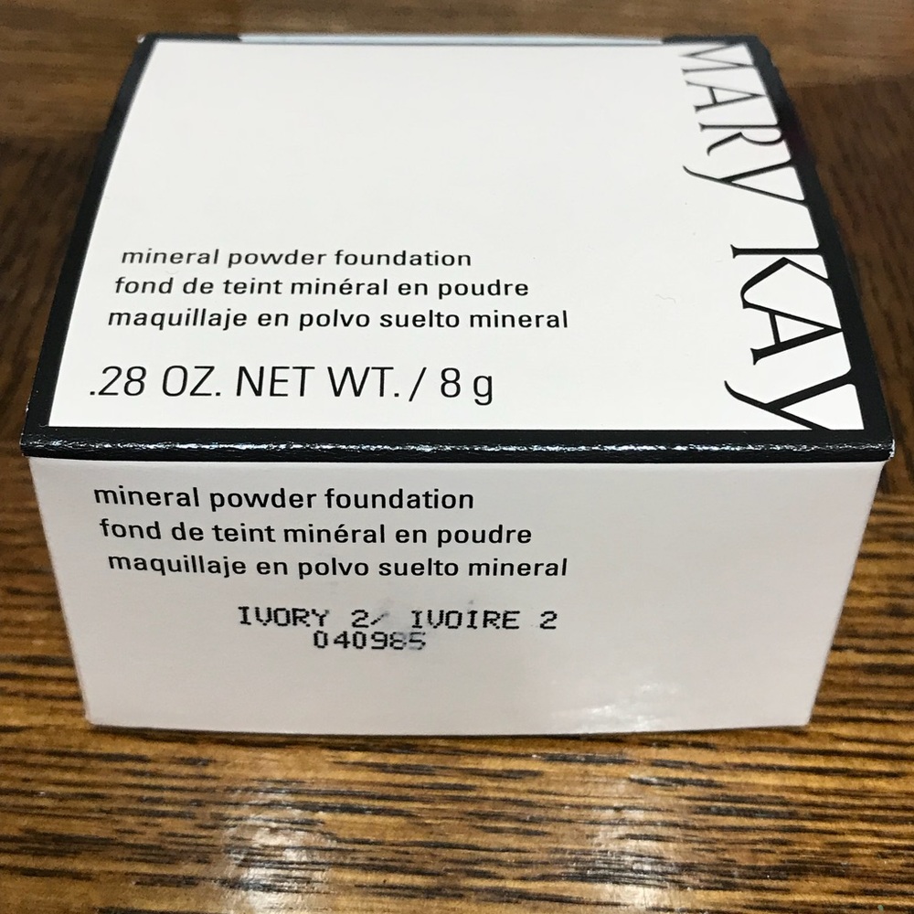 Mary Kay Ivory 2 Foundation Mineral Powder